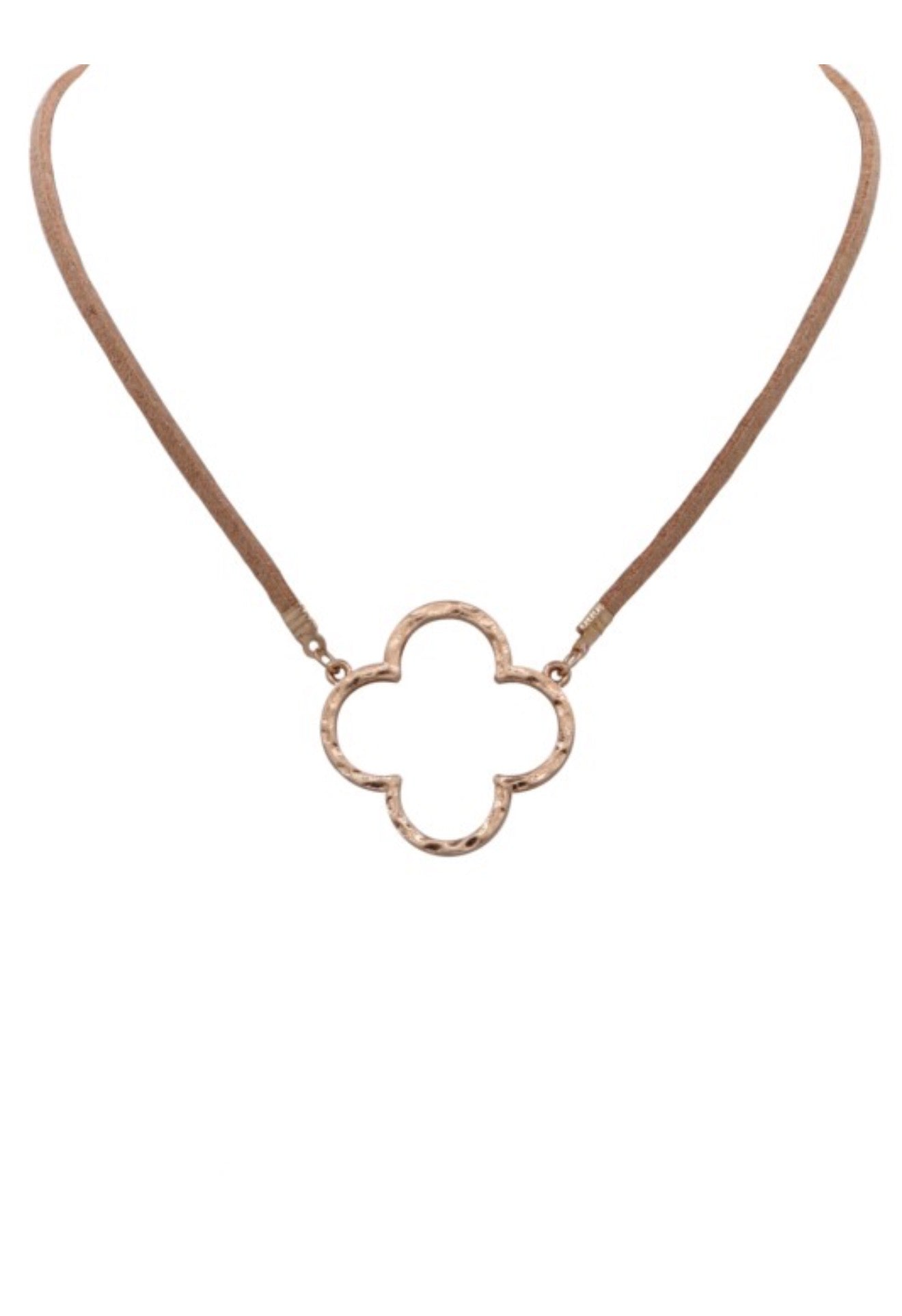 Quatrefoil Pendant Faux Leather Necklace – Gold & Ivory
