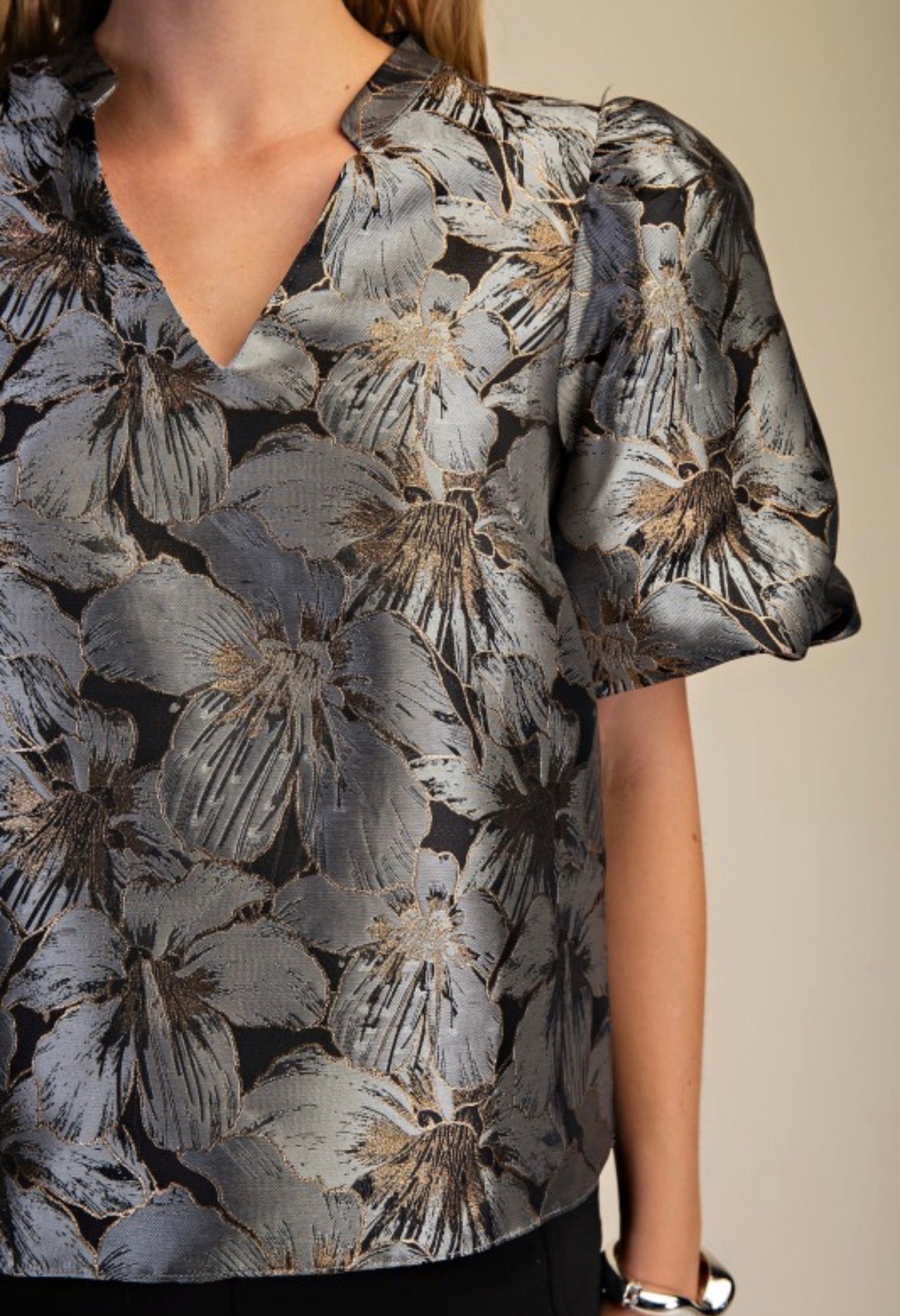 V-Neck Puff Sleeve Top in Black & Silver