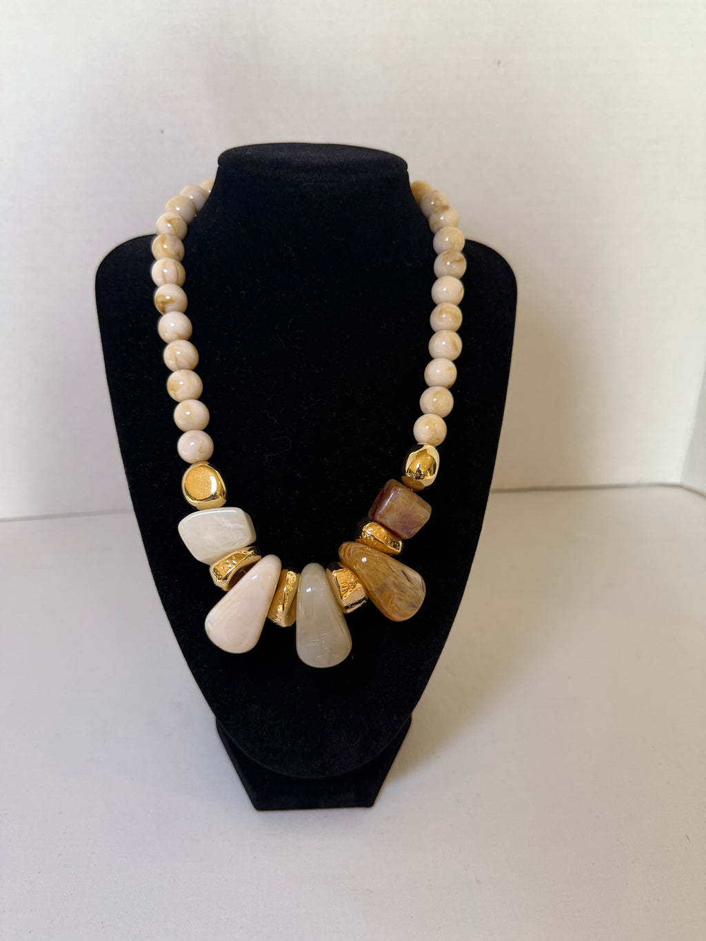 Gold Dipped Marbled Chunky Statement Necklace – Beige